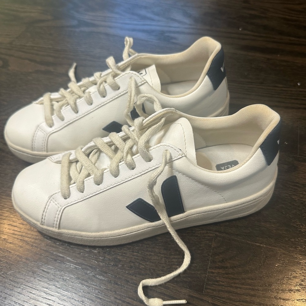 Veja Cream and Black Casual Sneakers